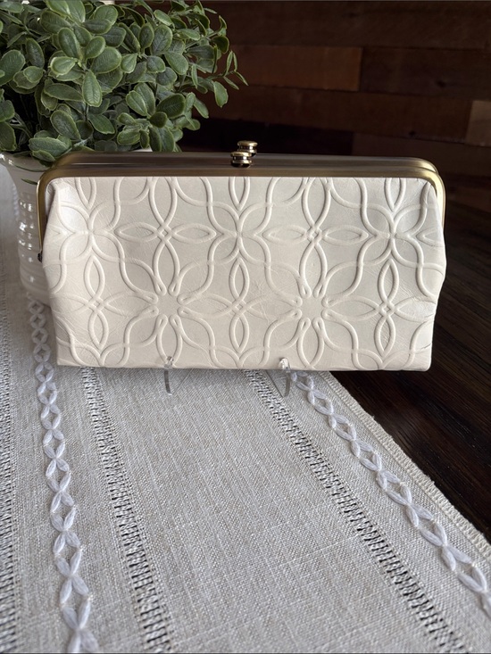 HOBO Handbags - HOBO Lauren Clutch Wallet Cream Embossed Leather